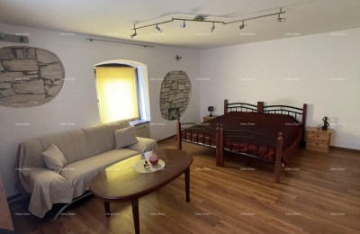 Zu verkaufen: Wohnung 44 m² in Pula, in der Nähe des Zentrums und des Amphitheaters.