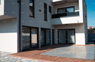 Top-Lage, Pomer! Modernes zweistöckiges Haus mit Pool und Whirlpool!