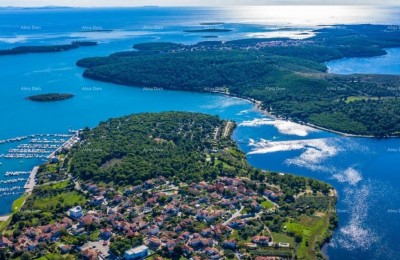 POMER – BAUGRUNDSTÜCK MIT GÜLTIGER BAUGENEHMIGUNG – 100 M VOM MEER ENTFERNT