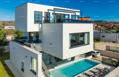 Wir verkaufen eine wunderschöne Villa mit Meerblick!