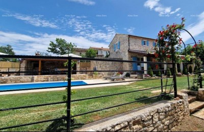 Renoviertes istrisches Steinhaus mit Swimmingpool