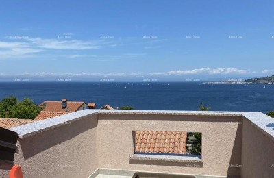 Umag, Crveni Vrh, Haus mit drei separaten Apartments