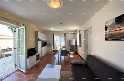 MEDULIN, POŠESI, WOHNUNG 73,54 m² MIT GARTEN, 150 m VOM MEER
