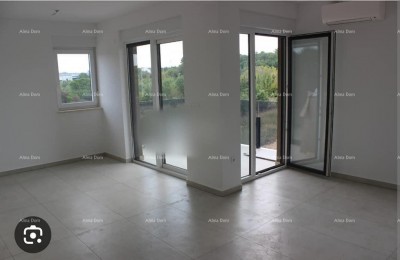 Geräumige 5-Zimmer-Wohnung von 150 m² zu verkaufen, Poreč