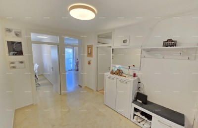 Renovierte Wohnung in Pula, nahe dem Meer und dem Stadtzentrum, perfekt für ein komfortables Leben.