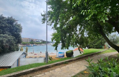 Pješčana uvala, erste Reihe zum Meer. Apartment mit Meerblick.