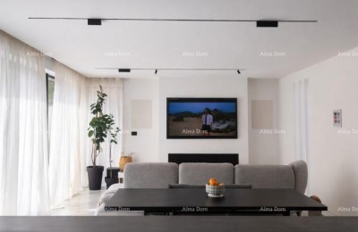 Zu verkaufen: Ein einstöckiges Haus in ruhiger Lage in Labin.