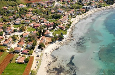 Umag Zambratija. Verkauf von Baugrundstücken. Unmittelbare Nähe zum Meer.