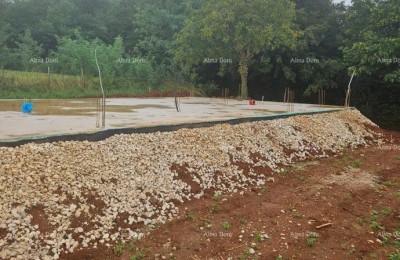 Verkauf - Baugrundstück mit Genehmigung und begonnener Bauweise, Nähe von Barban!