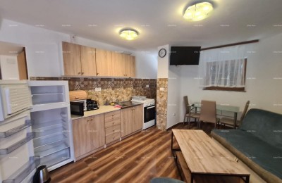 Zu verkaufen: Haus mit zwei Wohnungen – Fažana