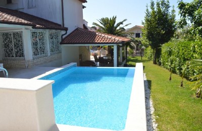 HAUS IN PJEŠČANA NUR 100 M VOM MEER !!