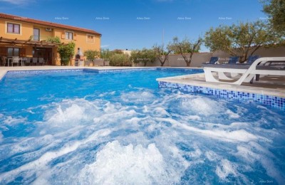 Eine wunderschöne Villa mit Pool in Banjole steht zum Verkauf