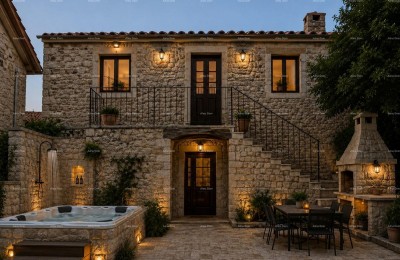 BERAM – AUTHENTISCHES ISTRISCHES STEINHAUS MIT SANIERUNGSPROJEKT UND GARTEN