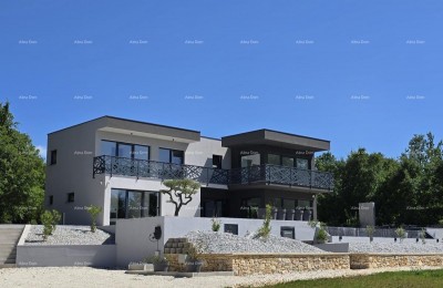 Moderne Villa mit Pool und großem Garten in Savičenta!