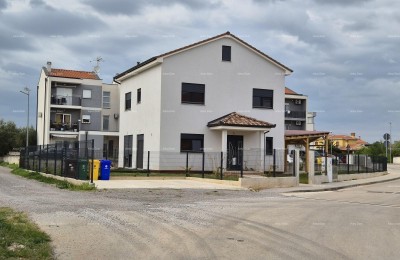 Zu verkaufen: Moderne Fertighaus in Fažana – 300 m vom Meer entfernt, Möglichkeit zur Erweiterung