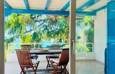 UMAG – EINGERICHTETE WOHNUNG 90 m², 30 m VOM MEER ENTFERNT, MIT GARTEN UND MEERBLICK