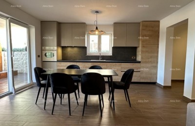 Verkauf - Luxuriöse Wohnung in Neubau, nur 15 m vom Meer entfernt! Umag!
