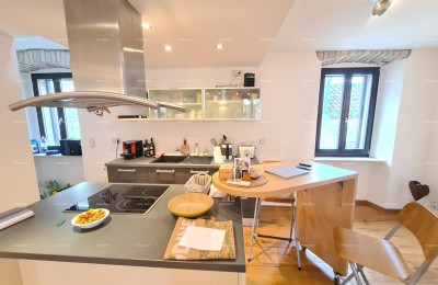 Fažana! Renoviertes istrisches Reihenhaus!