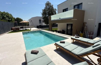 ZWEIETAGENWOHNUNG MIT PRIVATEM POOL UND GROSSEM GARTEN – POREČ