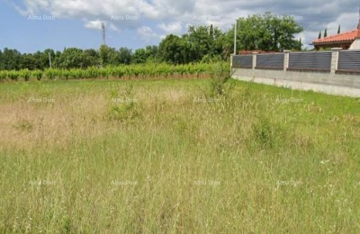 Verkauf von Bauland an einem schönen Standort in einer kleineren Gemeinde, nahe Vodnjan.