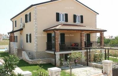 Doppelhaushälfte mit Pool, Umag, Umgebung, Istrien (B)