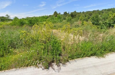 Zu verkaufen: Baugrundstück – 2100 m², Industriezone Umag