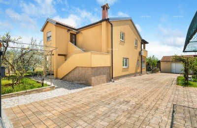 Umgebung von Poreč – Haus, 300 m2, mit zwei Apartments und Pool