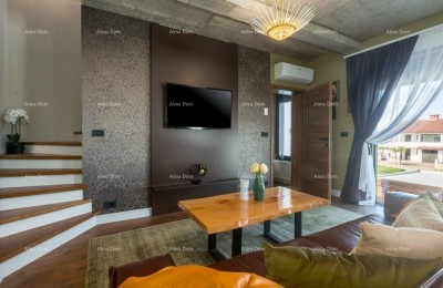 POREČ, Žbandaj – moderne Wohnung mit Dachterrasse und Jacuzzi