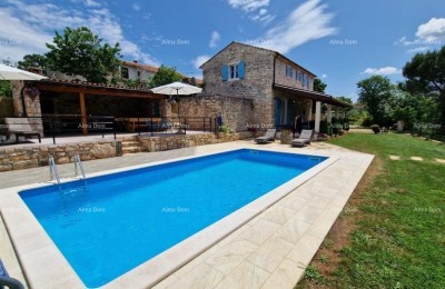 Sveti Lovreč, Wunderschöne Steinvilla mit großem Grundstück