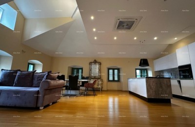 Luxuriöse zweistöckige Wohnung im Zentrum von Opatija, 185 m2