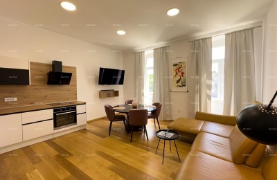 Schöne renovierte Wohnung im Zentrum, am Stadtmarkt