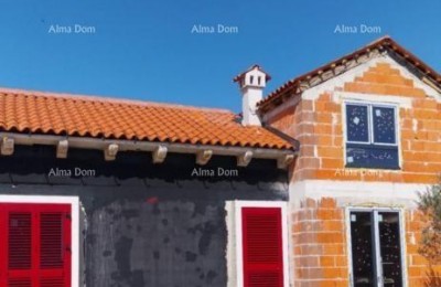 Vodnjan. Haus im Bau mit Pool und Svetvinčenat, Grundstück mit Baugenehmigung!