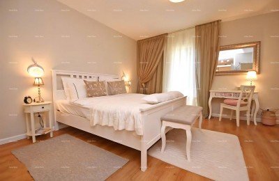 POREČ – ŠPADIĆI, WOHNUNG 74,29 m², 2 MINUTEN VON STRAND ENTFERNT