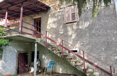 Verkauf - Steinhaus in Istrien mit Baugrundstück, in einer kleineren Ortschaft, Nähe Buzet!
