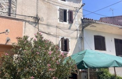 Zu verkaufen: Steinhaus zur Renovierung – Umgebung von Buje