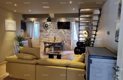 Verkauf - Elegant eingerichtete Maisonette-Wohnung im alten Stadtkern von Rovinj!