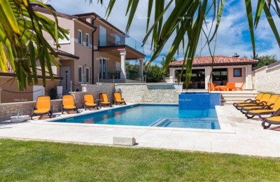 Schöne Villa auf großem Grundstück!