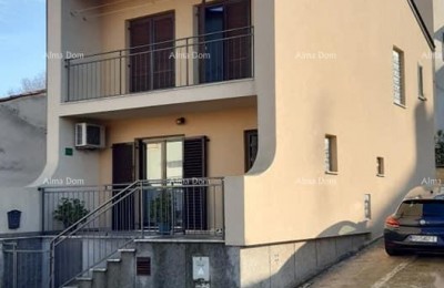 Haus zum Verkauf in Pula.