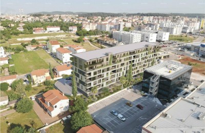 Pula! Mehrfamilienhaus, moderne Gebäude mit Aufzug, nahe dem Zentrum. Wohnung mit großem Parkplatz S78