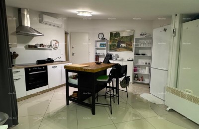 Novigrad, mit einem Schlafzimmer. Gebäude mit Aufzug.