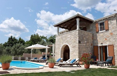 Ein fantastisches Haus mit Swimmingpool zum Verkauf, in der Nähe von Buja!