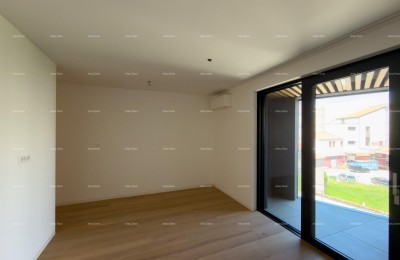 Verkauf von Wohnungen in einem Wohn- und Geschäftshaus mit Meerblick, im Zentrum von Umag! / S9