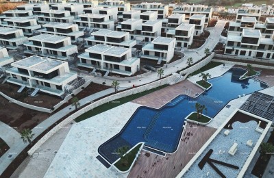 Umag, Luxus- und Schönheitsresort! Verkauf von Wohnungen im Resort mit gemeinschaftlichem, Dach-Infinity-Pool von 105 m!