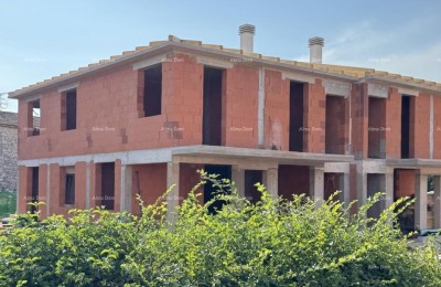 Verkauf von Wohnungen im Bau, 400 m vom Strand und Meer entfernt, Novigrad!