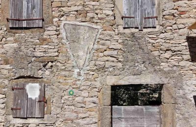 Istrisches Steinhaus zum Verkauf in Draguć