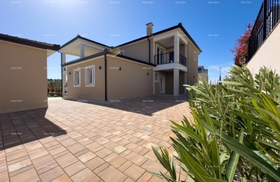 Verkauf einer wunderschönen Villa mit Pool im mediterranen Stil, Umag