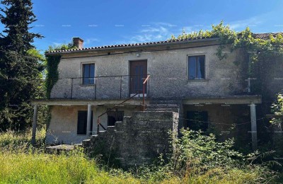 Verkauf eines Hauses mit Scheune und Grundstück in der Nähe von Barban!