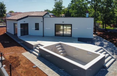 KOŽLJANI – Modernes Haus mit Pool. In Waldnähe, 15 Min. zum Meer