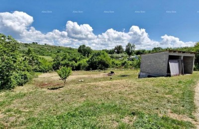 Zu verkaufen: Attraktives Baugrundstück mit Projekt und Infrastruktur in Brtonigla