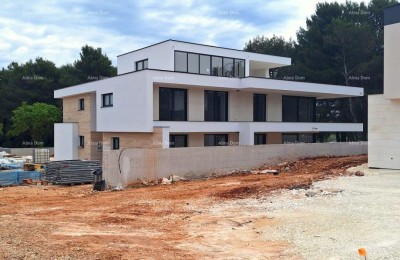 LUXUSRESIDENZ IN ROVINJ – 128 m² + 254 m² GARTEN, POOL